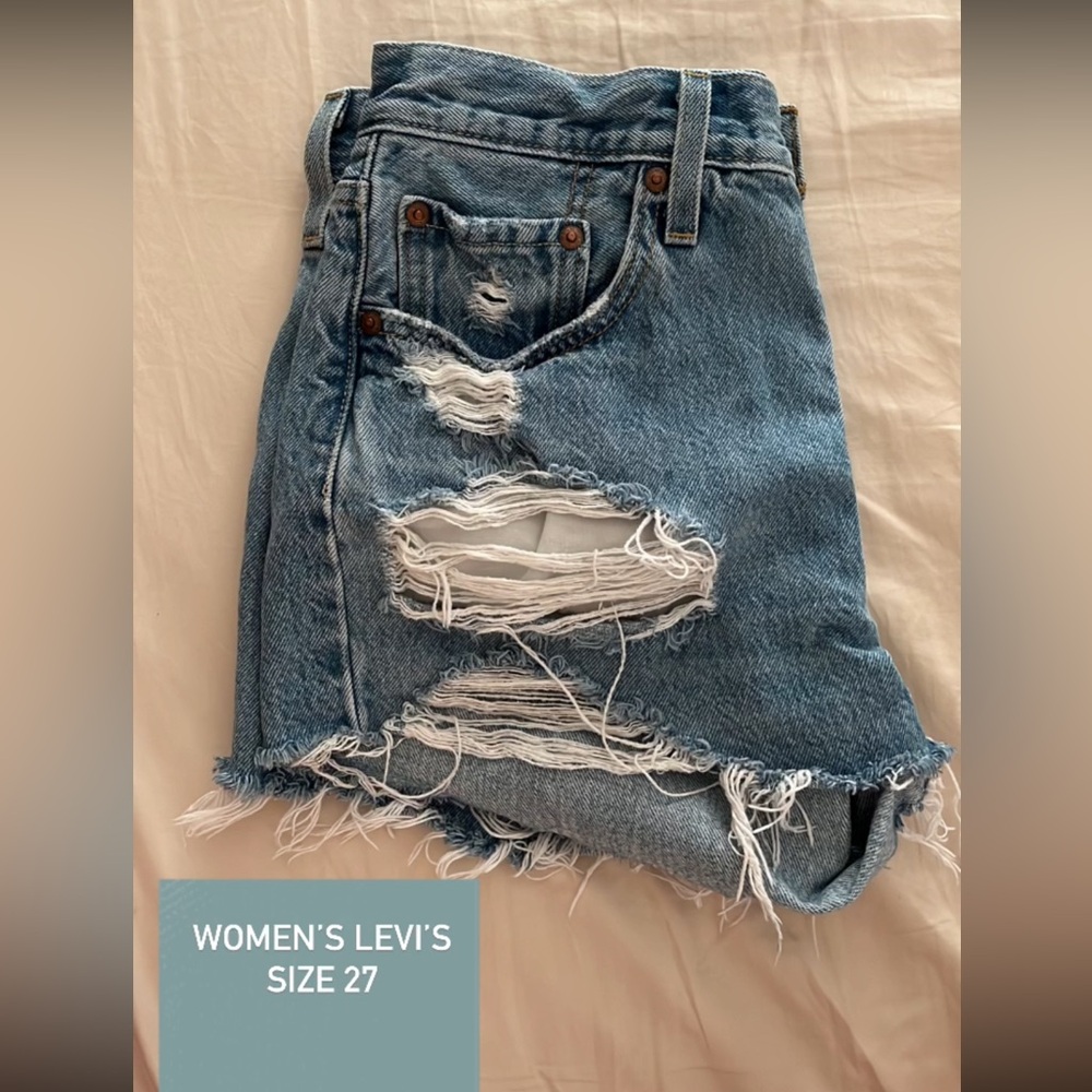 Levi's Distressed Denim Shorts - Blue